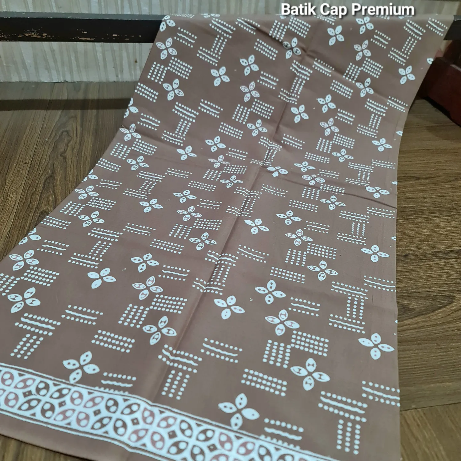 Kain Batik Colet Anyaman Bunga Mocca